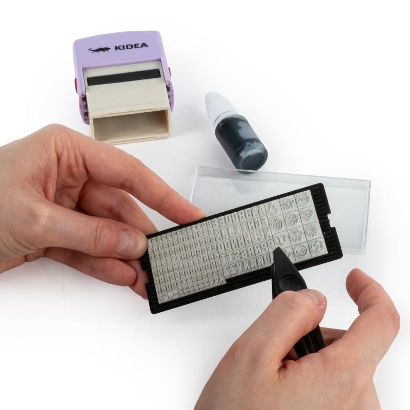 STEMPEL DO TKANIN Z LITERKAMI KIDEA