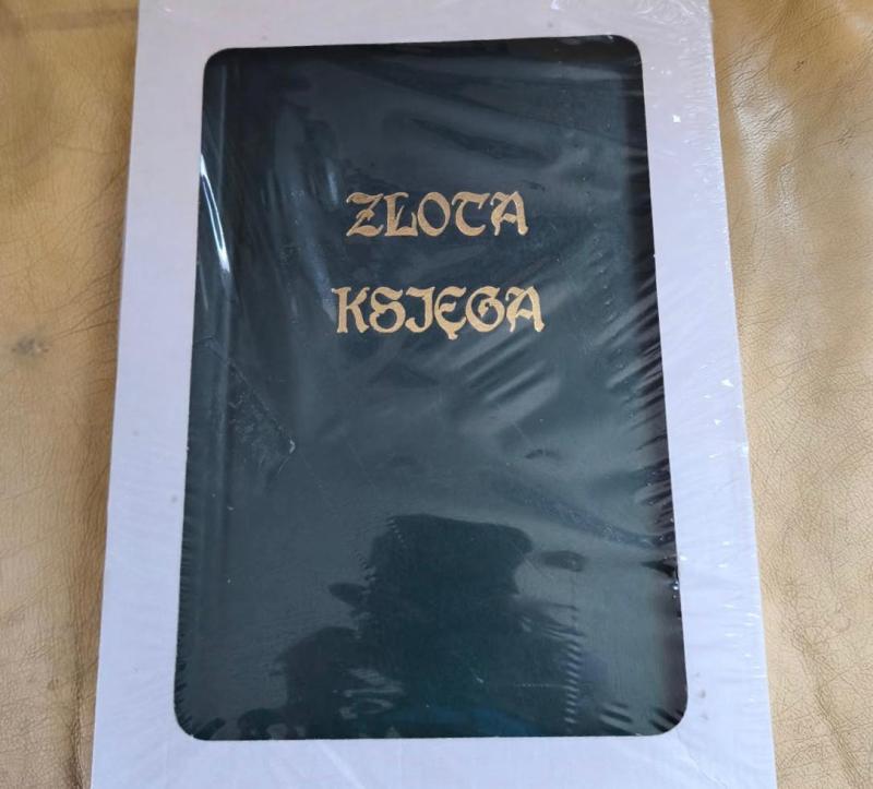 ZŁOTA KSIĘGA A4 BARBARA PION ZIELEŃ