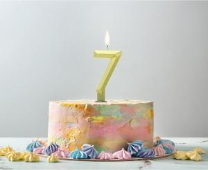 ŚWIECZKA CYFERKA 7 DIAMENT METALIK ZŁOTY 7.6CM