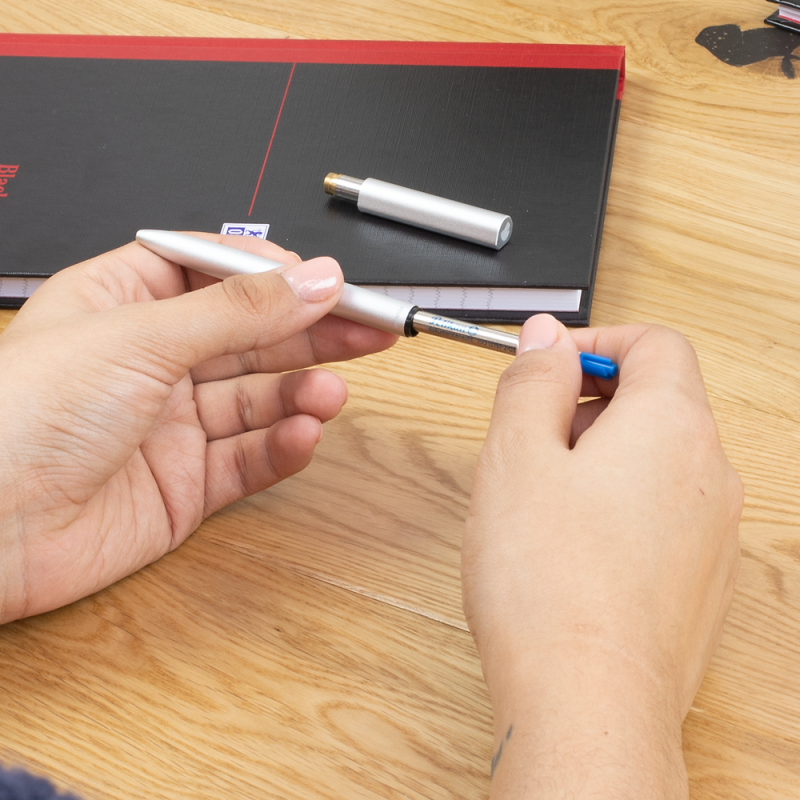 DŁUGOPIS PELIKAN K6 INEO FIERY RED ETUI
