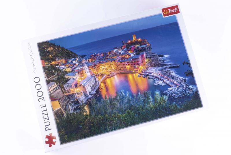 PUZZLE 2000 TREFL KRYSZTAŁOWE JEZIORO