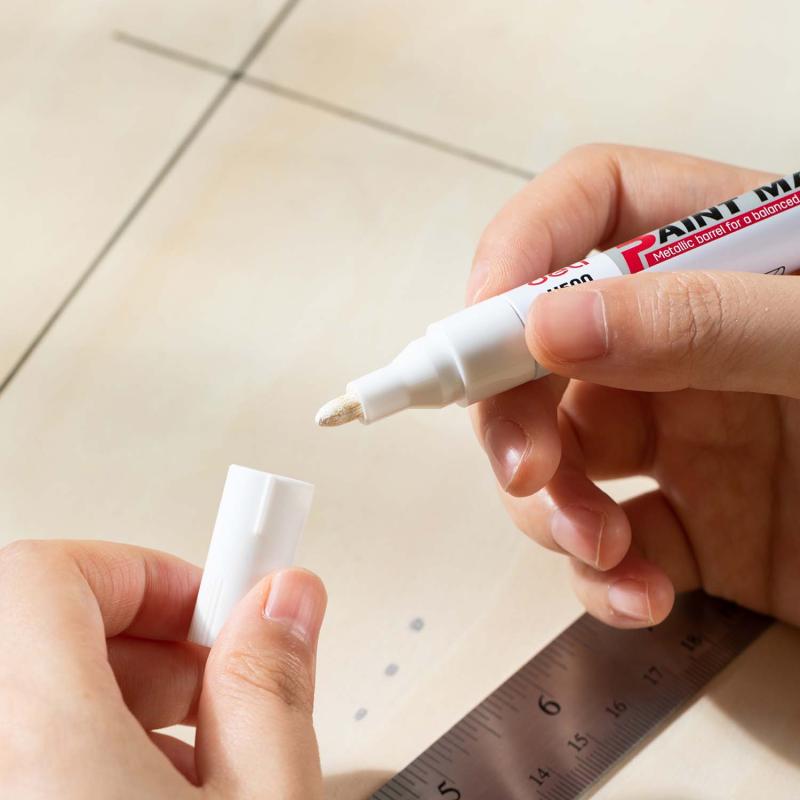 MARKER OLEJOWY 2MM BIAŁY DELI