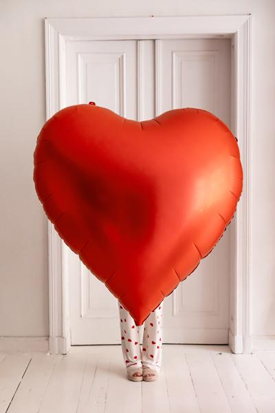 BALON FOLIOWY SERCE XXL 136X129CM CZERWONY