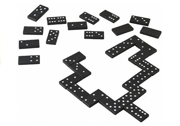 GRA DOMINO W DREWNIANYM PUDEŁKU 28 ELEMENTÓW